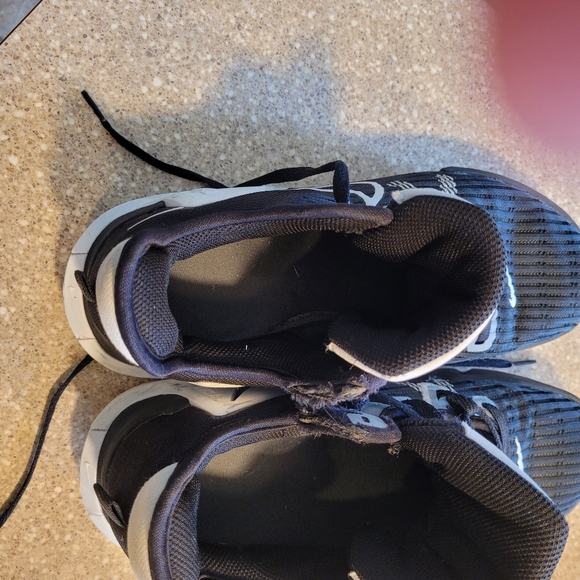 Mens LeBron Witness 8.5 - Picture 8 of 9